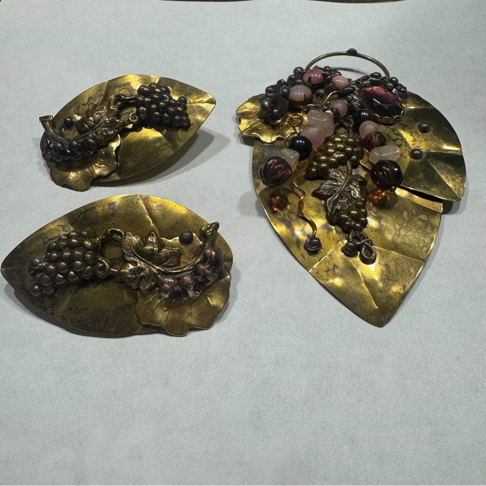 Vintage Brass Leaf Grape Cluster Brooch And Clip On‎ Earrings Set